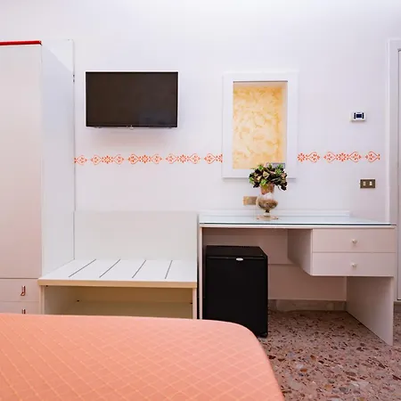 Baia Hotel 2*