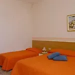 Baia Hotel 2*