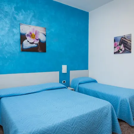 Baia Hotel 2*