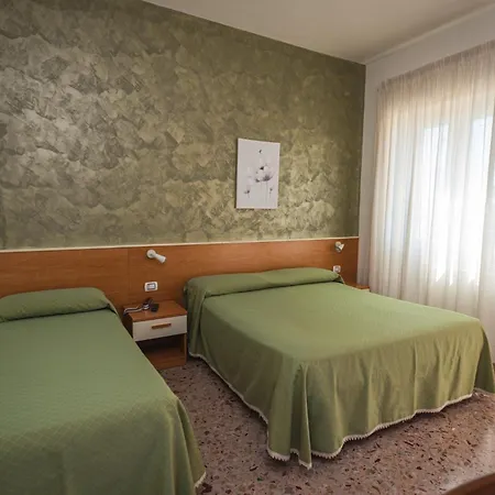 Hotel Baia 2*