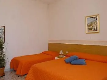 Baia Hotel 2*