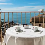 Baia Hotell 2*